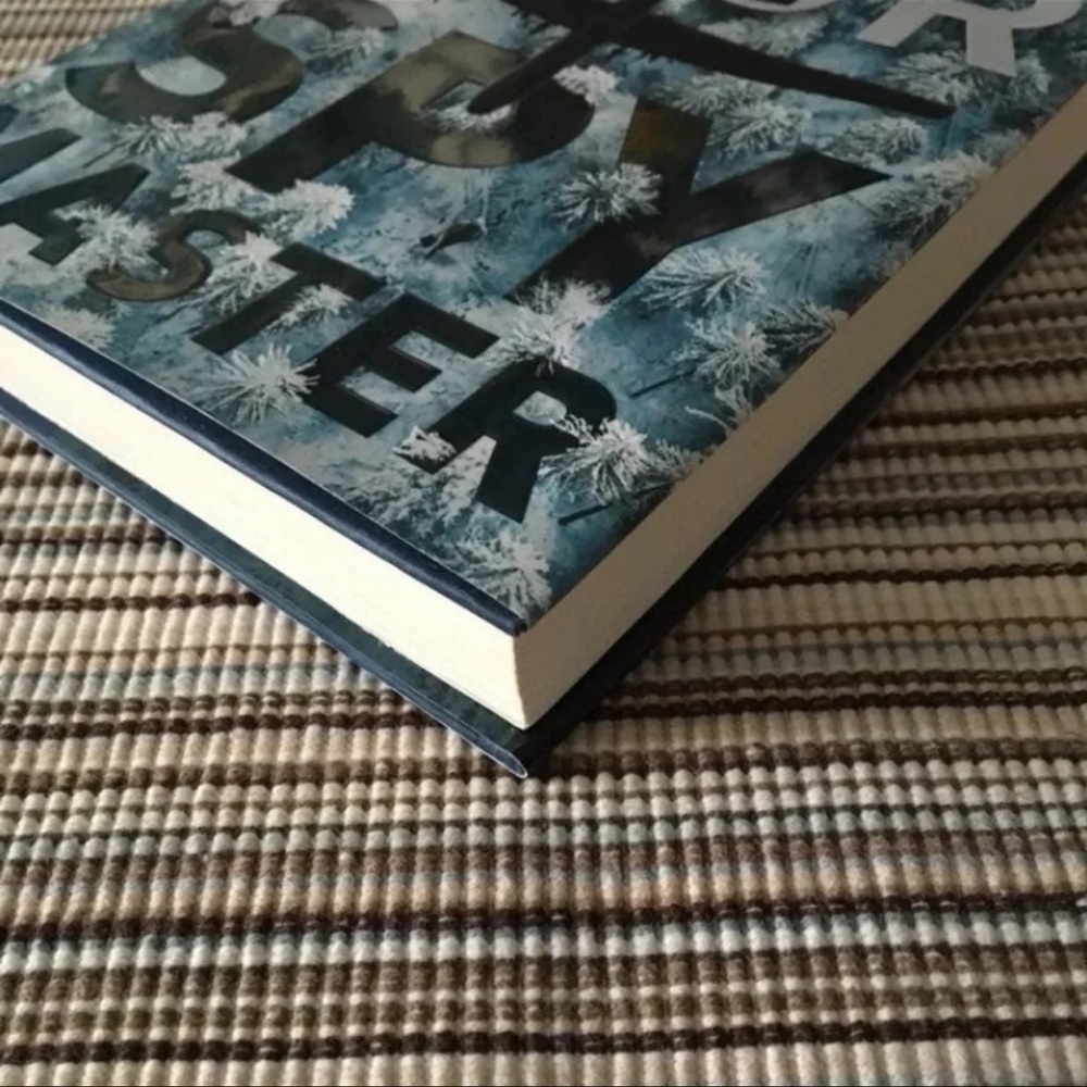 Spy Master Hardcover Book By: Brad Thor - Picture 4 of 8